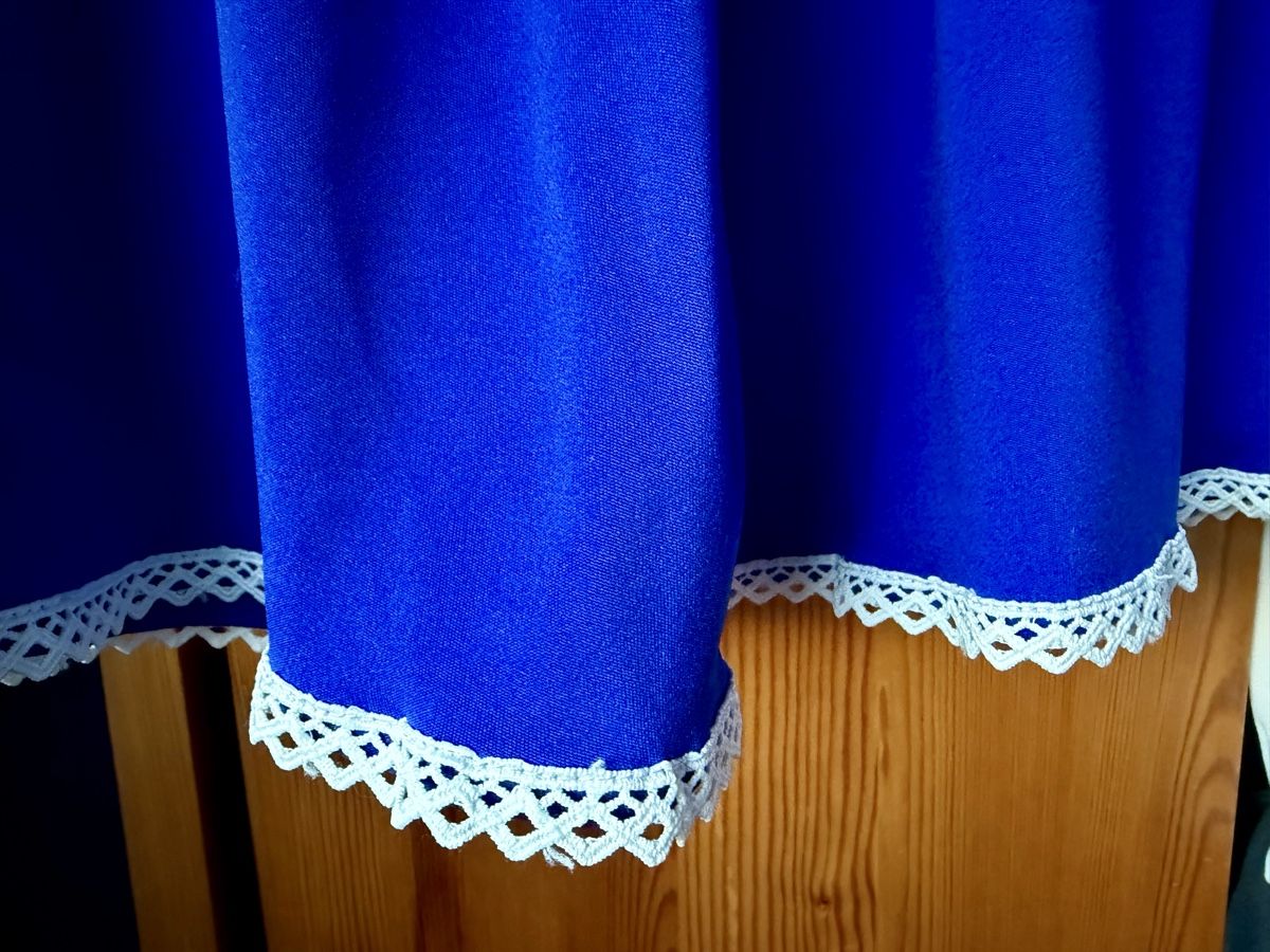 Kleider: Robe bleu avec dentelle blanche – Neu und originalverpackt aus Carouge GE von orc_88rq 4