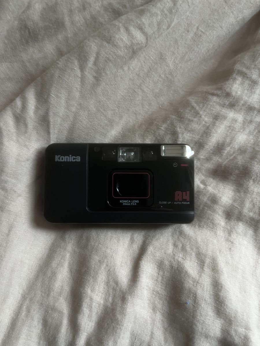 Konica Kamera: Konica A4 Point an Shoot – Defekt aus Bern von Larina000