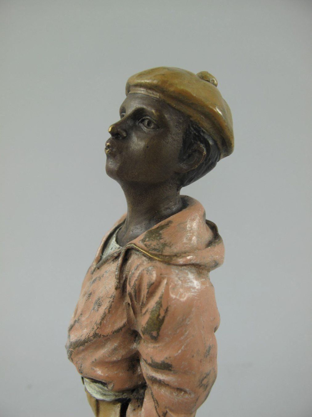 Sculture & Statue: Bronze Figur Junge auf Sockel – Nuovo (secondo la descrizione) da Drochtersen venduto da Simonchen 2