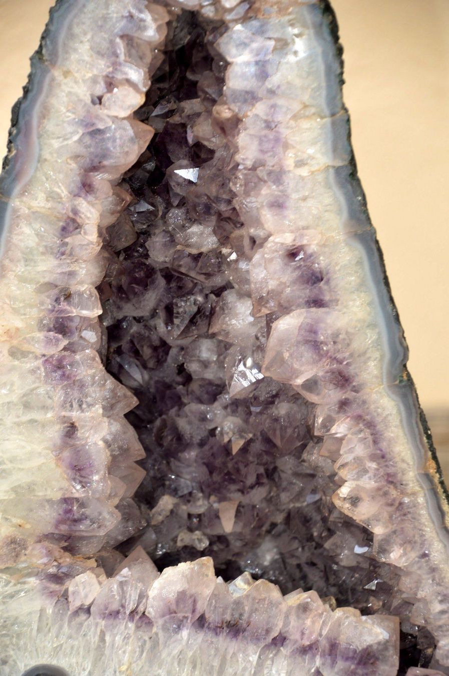 Minerali & Pietre curative: Amethyst-Geode / Géode d'améthyste 10 Kg – Usato da Collonges venduto da arashee 1