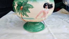 Grande vaso in ceramica proveniente dalle Hawaii
