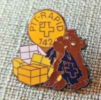 L196 - Pin Die Post PTT Rapid 142 Briefträgerhose & Hund 😀