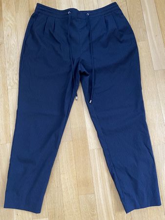 ZARA KAPRI HOSE  GRÖSSE XL