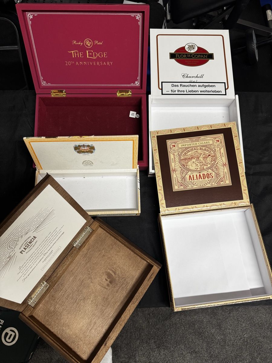 Sigari: Cigar Box Collection: Unique Decor & Storage - 4 Boxes – Usato da Seuzach venduto da kaufes8 1