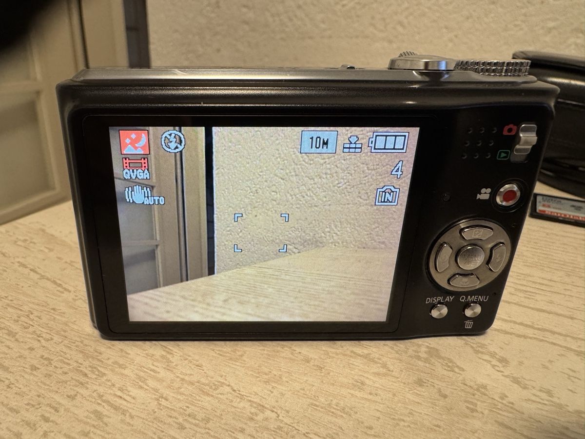 Panasonic Kamera: Panasonic lumix dmc-tz7 Digital kamera – Gebraucht aus Zunzgen von milesdavis76 2