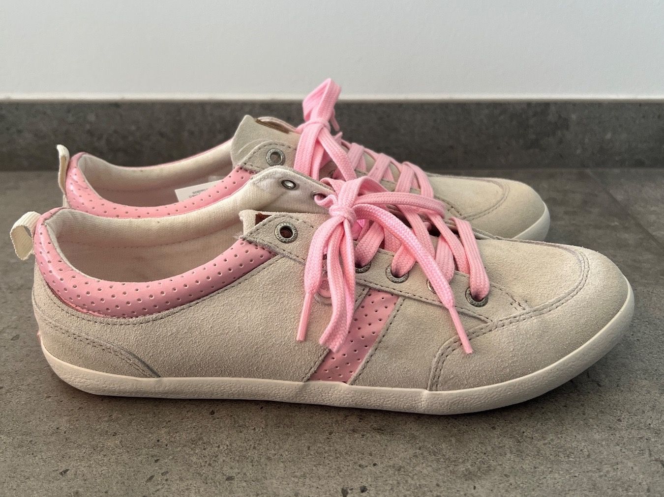 Chaussures femmes: NEW! Gioseppo Sneakers - Size 40 – Neuf avec emballage d'origine à Cama par UnleashdByAna 3