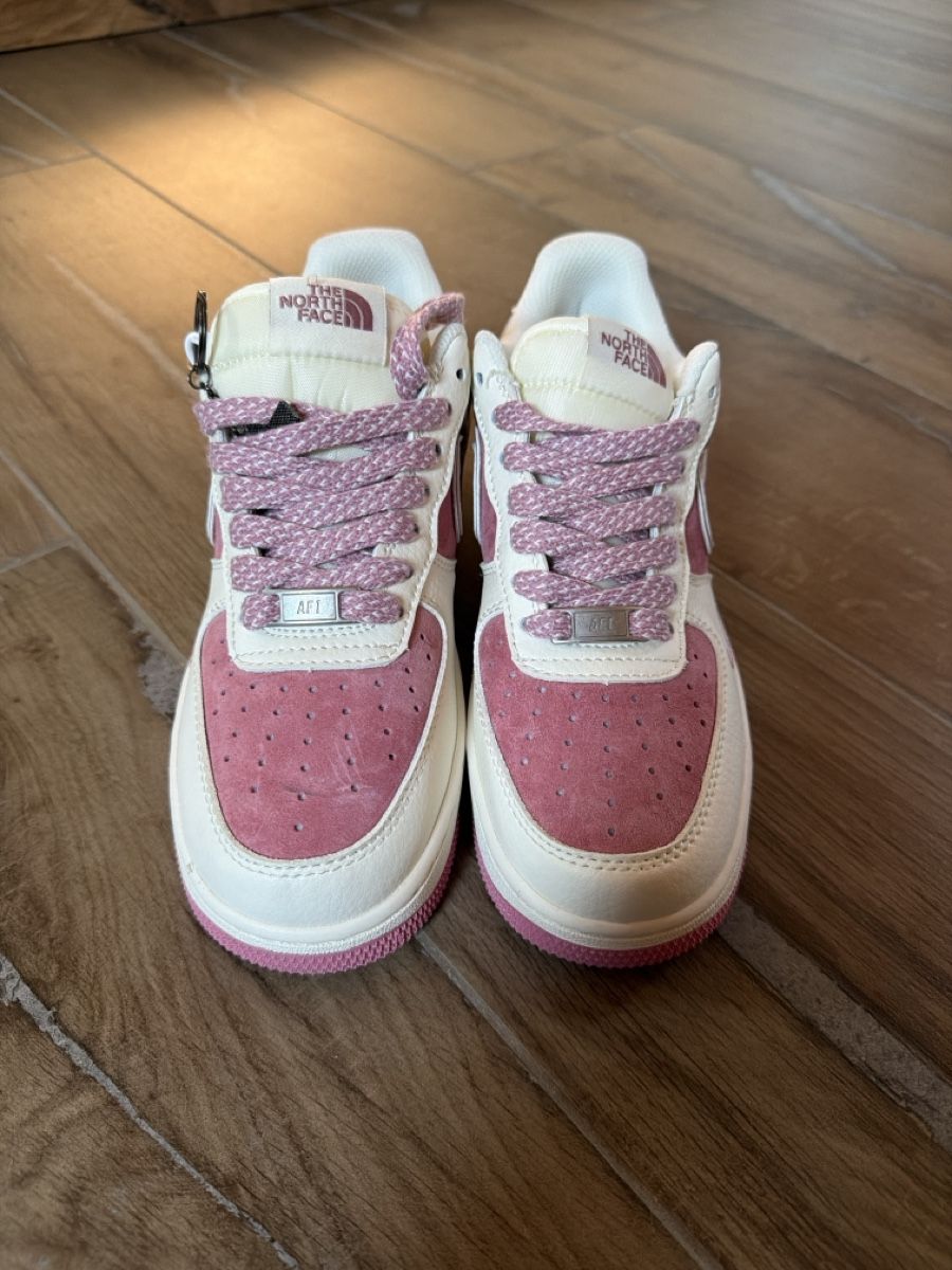 Nike Scarpe da donna: Nike / The North Face Sneaker Gr. 38 – Nuovo (secondo la descrizione) da Muhen venduto da NaRa-Fashion