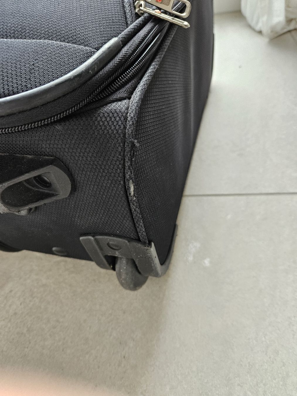 Altro in Aeronautica: Wengler Trolley, Handgepäck, BoardcaseSchwarz – Usato da Brugg AG venduto da Kitycity 8