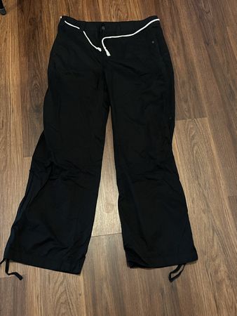 Schwarze Damen Stoffhose/ cargo/ parachute Gr. 40 DIDI