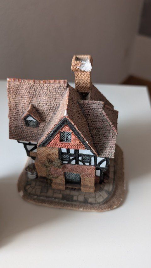 Statuette: 1x David Winter...1x Lilliput Lane – Difettoso da Winznau venduto da Delphin65 2