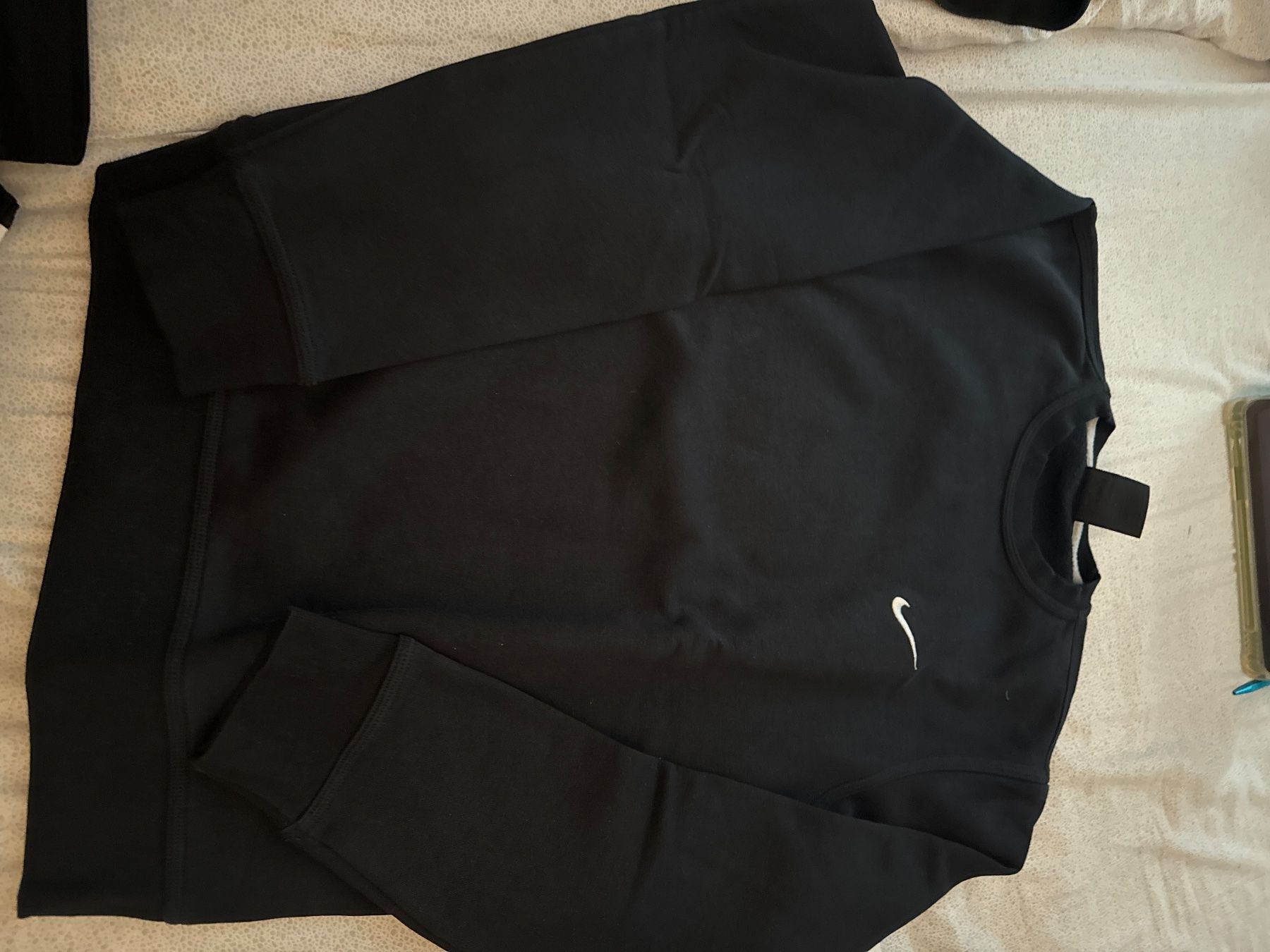 Nike Pullover & Sweatshirts: Schwarzer Nike Pullover Gr. L – Gebraucht aus Oberwil BL von Zenga60 2