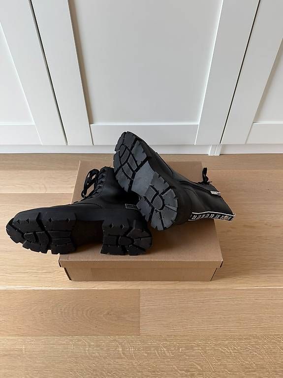 Damenschuhe: Tanker Boots von Steve Madden – Gebraucht aus St. Gallen von Sabrinaaa 3