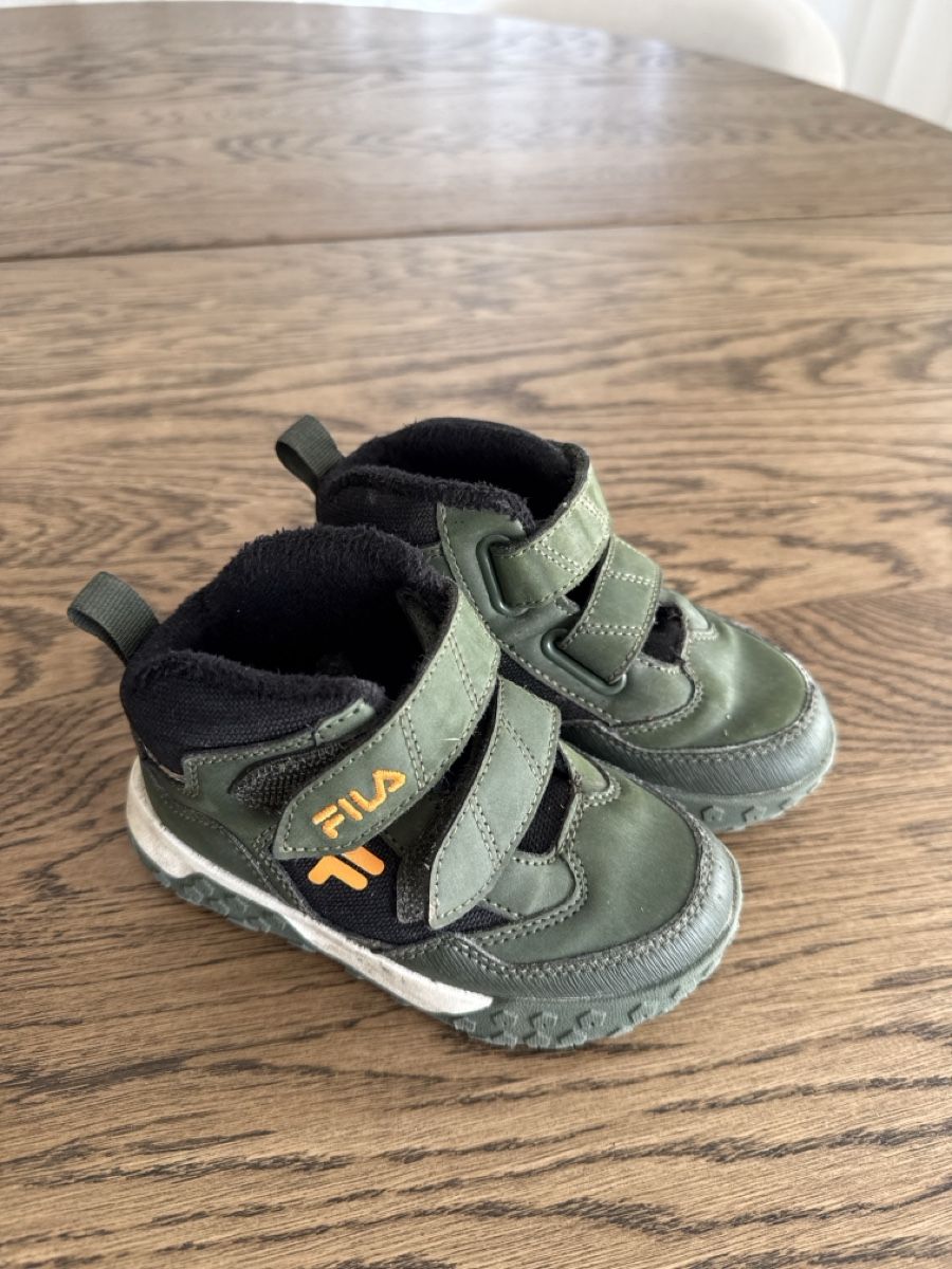 Fila Schuhe für Jungen: Fila Winterstiefel 25 – Gebraucht aus Dietlikon von f.a.1975