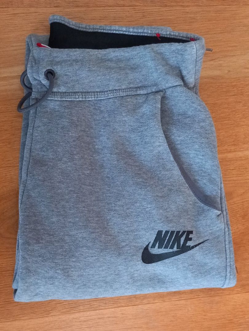Nike Pantaloni: Nike Sporthose – Usato da Gais venduto da LeonieM01