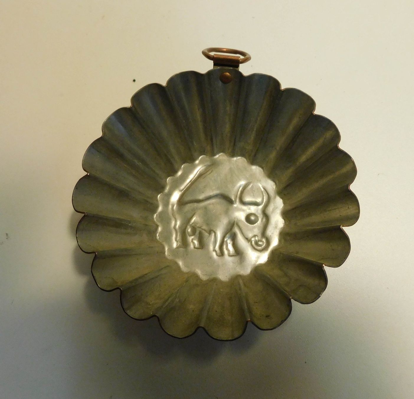 Moules à gâteaux: Backform Kupfer kleine Backform  Stier – D'occasion à Sursee par 76 1
