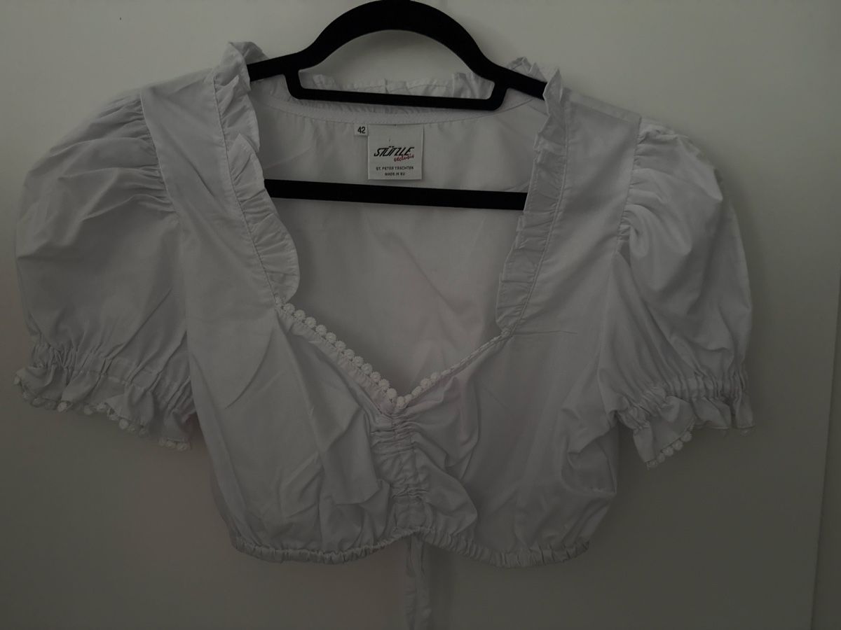 Blusen: Dirndl Bluse 42 – Gebraucht aus Flims Dorf von chauy