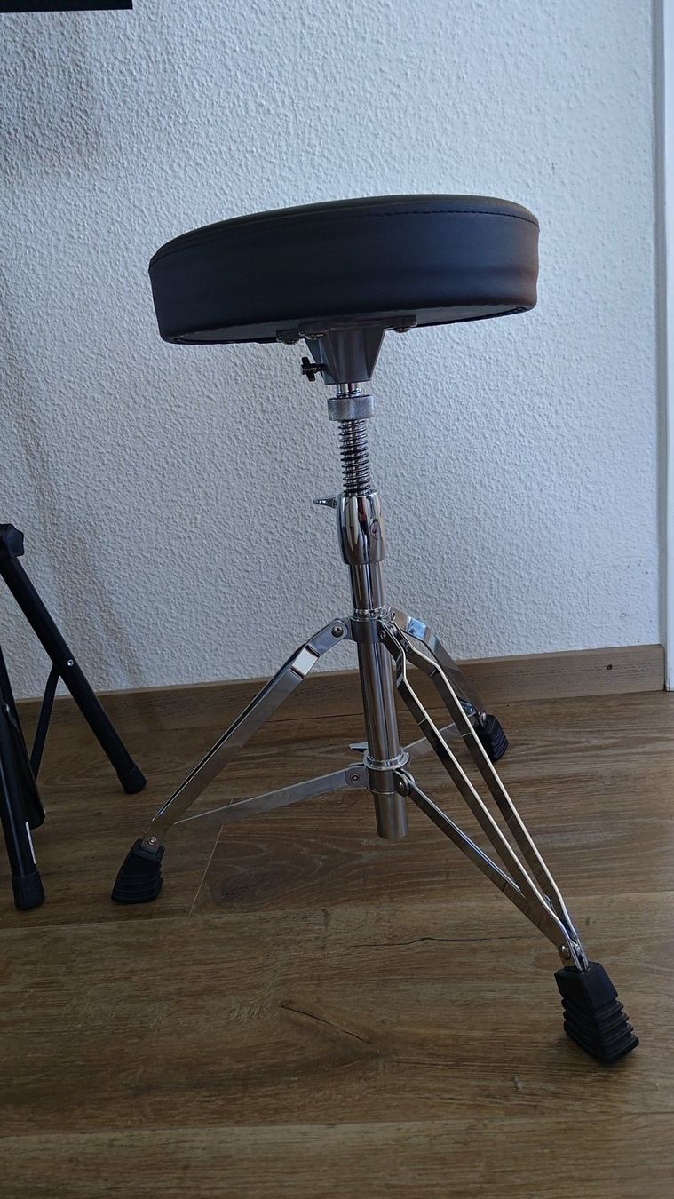 Sgabelli: Höhenverstellbarer Millenium MDT4 Drummersitz Rund – Nuovo (secondo la descrizione) da Zürich venduto da rpr_m872 1