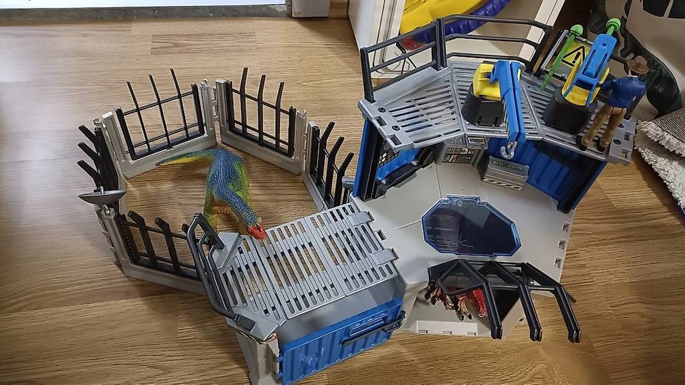 Schleich Jouets: Schleich Dino-Forschungsstation – D'occasion à Küttigen par ACURA86 2