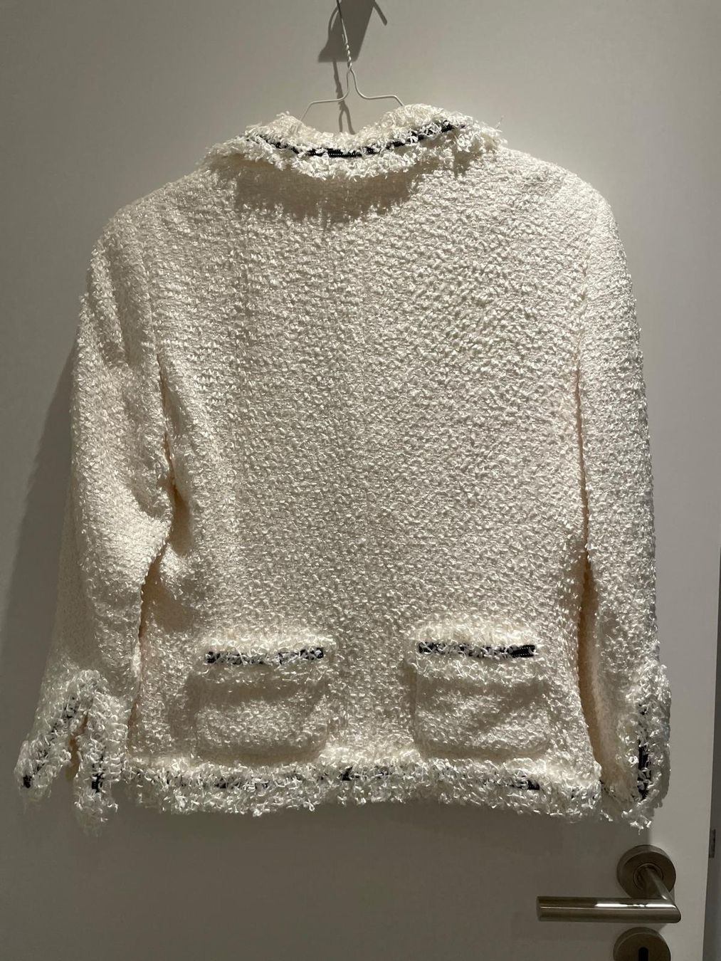 Escada Giacche: Escada Kurzblazer aus Bouclé/Tweed – Usato da Reinach BL venduto da pinusmugo 1