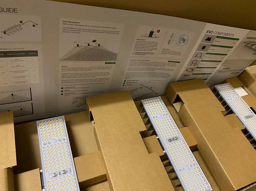 Lampen: SANlight EVO5-150 1.5 LED Pflanzenlampe mit Stecker – Gebraucht aus Zeiningen von rot_2xls
