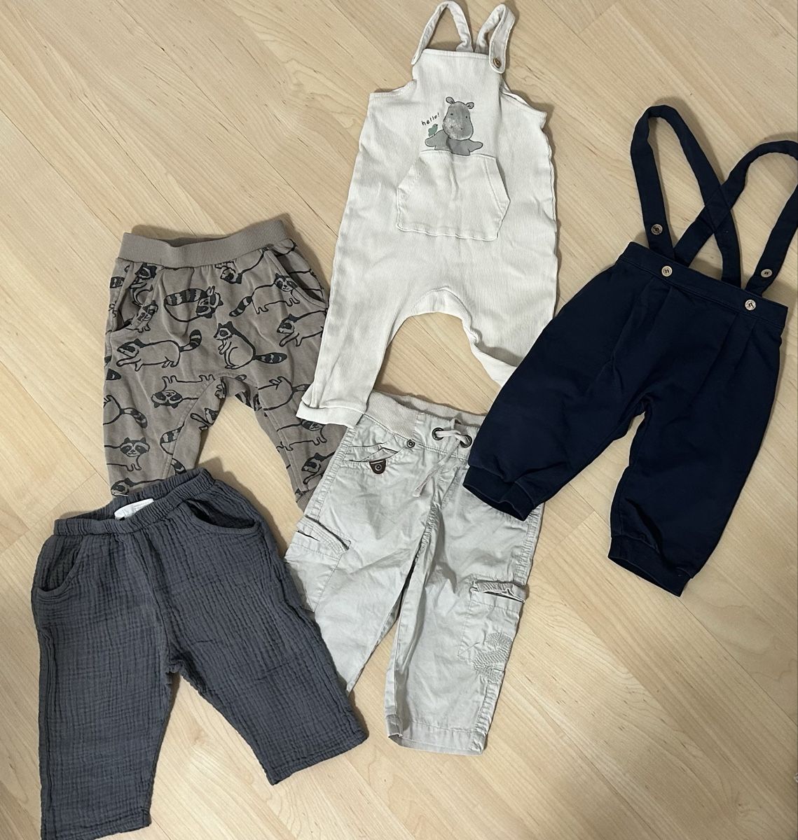 Zara Pantalons: Hose Set Gr. 74  – D'occasion à Feuerthalen par cel_ine13