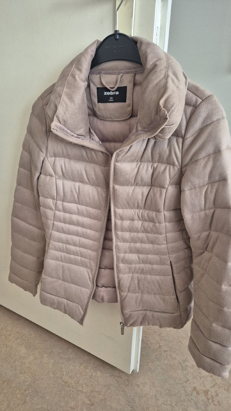 Jacken: Zebra Steppjacke beige s – Gebraucht aus Bülach von Living_Art