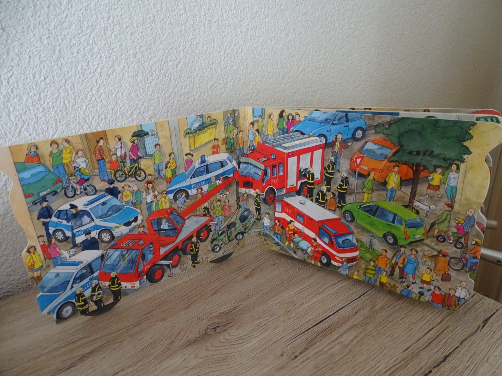 Libri: Fahrzeug-Wimmelbuch "Feuerwehr" – Usato da Rapperswil SG venduto da marla42 1
