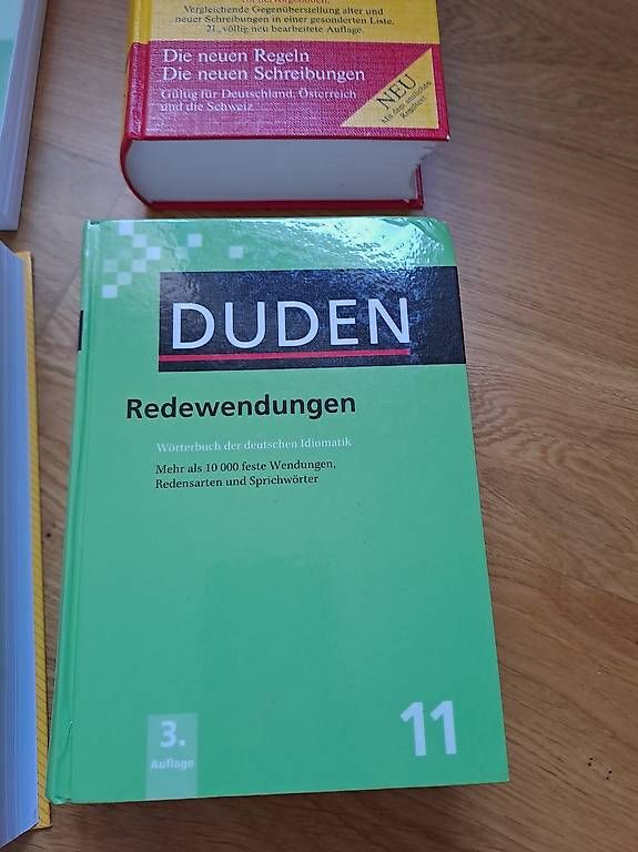 Libri: Duden - Verschiedene Ausgaben  – Usato da Zürich venduto da Simonikus 2