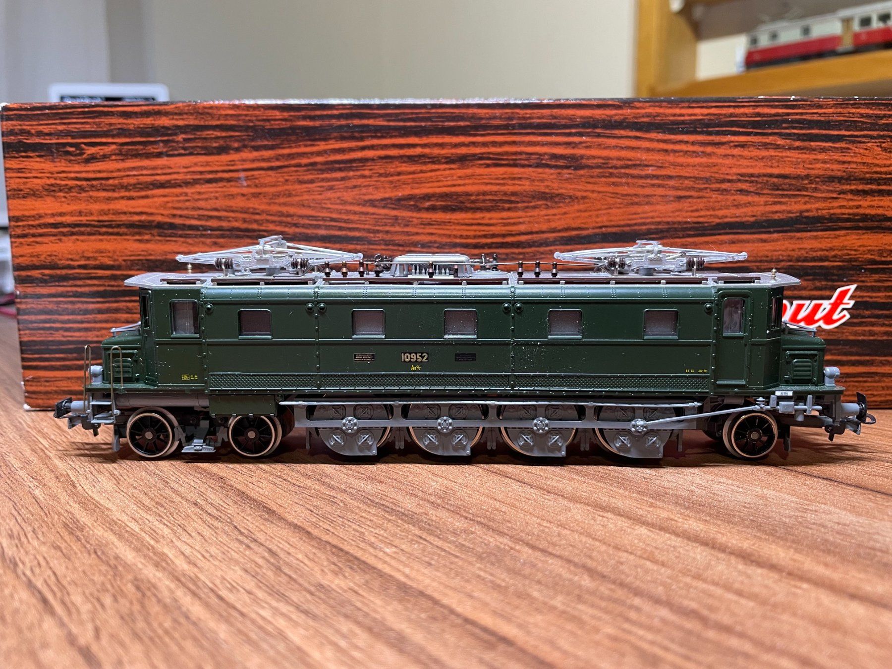 Liliput Modellini di ferrovie: Liliput SBB Ae 4/7 in DC analog – Usato da Villmergen venduto da Mfritz