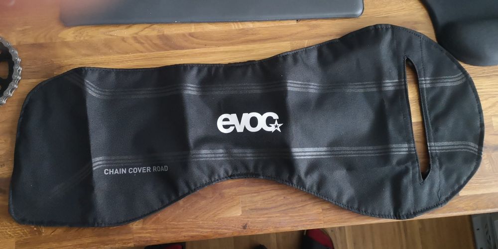evoc chain cover road