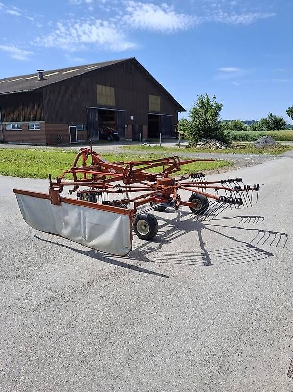 Kuhn Raccolta foraggio grezzo: Kreiselschwader Kuhn GA 3501 – Usato da Aristau venduto da johndeere7810 2