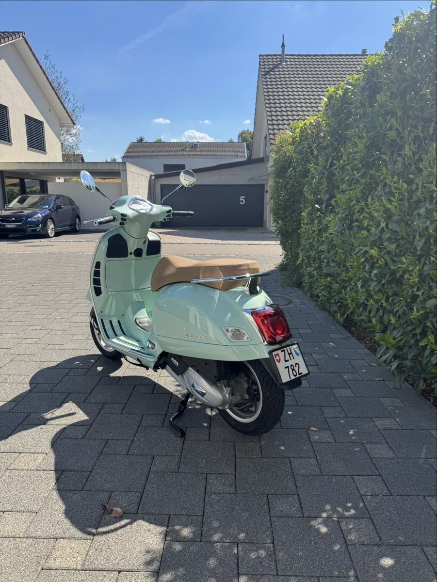 Piaggio Strada: Top Vespa 125 GTS – Usato da Volketswil venduto da Jan.17 2