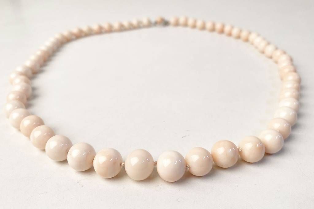 Perle (finte): Engelshaut Korallen Perlenkette – Usato da Ballwil venduto da ClassicGallery 1