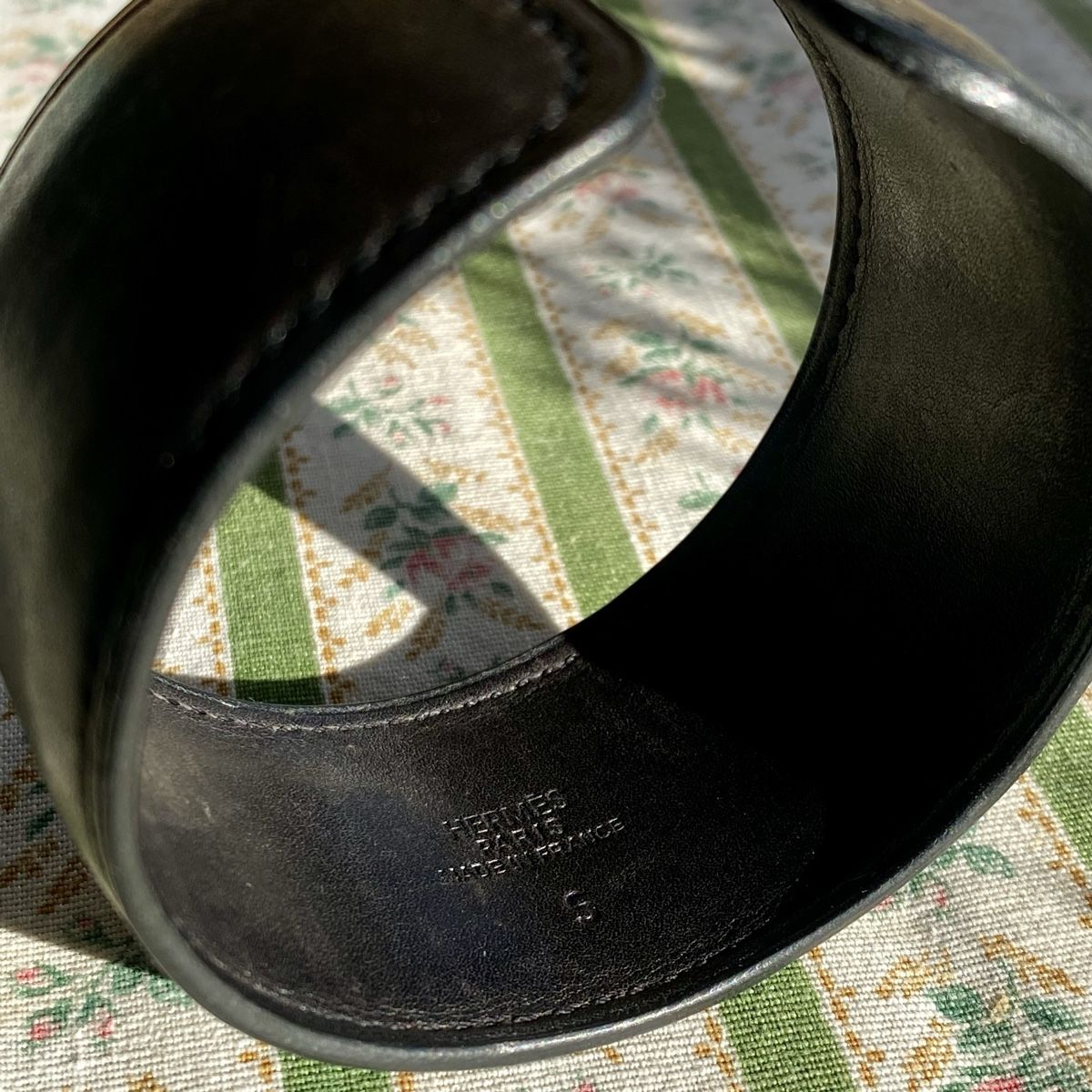 Hermès Bracciali & Braccialetti: Bracelet Hermes Jonc Medor en cuir – Usato da Genève venduto da MonCheriBibi 1