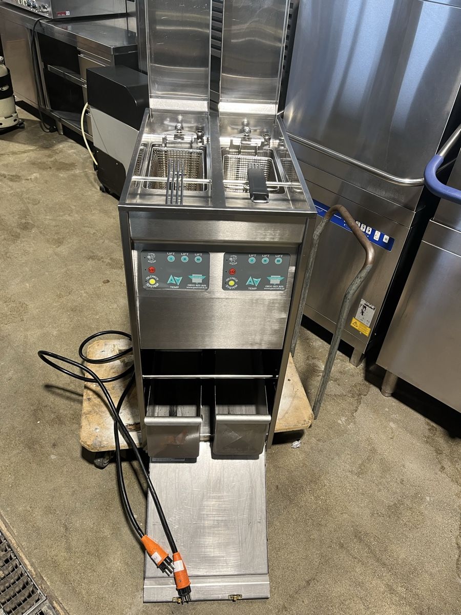 Elettrodomestici da cucina: Professionelle Gastrofrit Doppelfritteuse – Usato da Wohlen AG venduto da Moh80 3