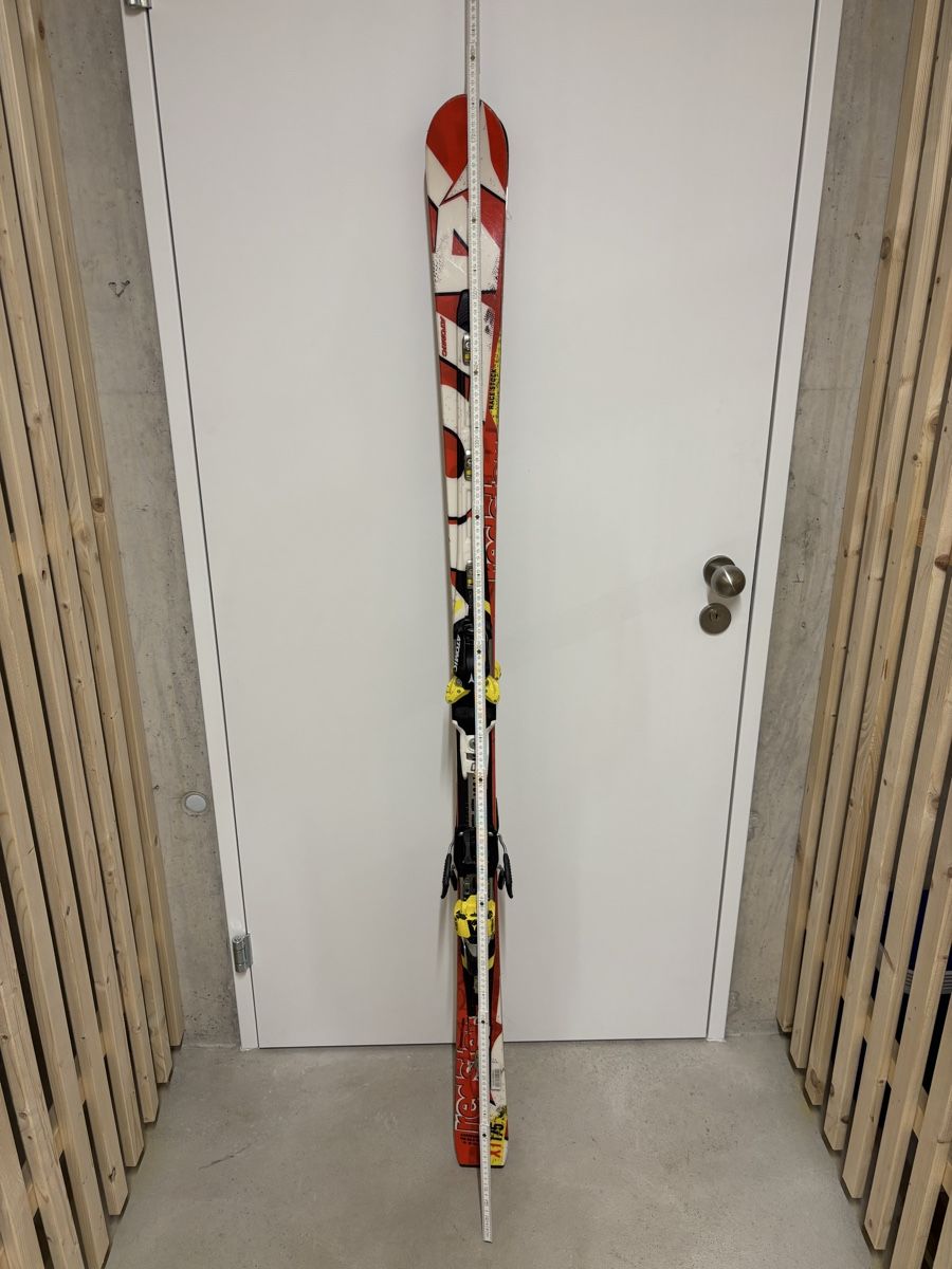Atomic Skis: Atomic Redster XT Ski Modell inklusive Bindung – D'occasion à Scherzingen par fab_flh6 3