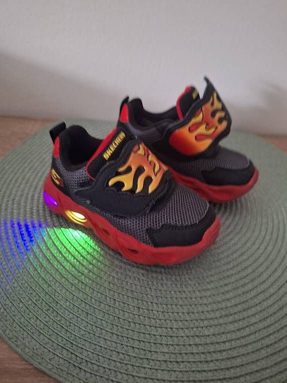 Scarpe per ragazzi: Skechers Kindersneaker – Usato da Figino venduto da nat_2vfp 1