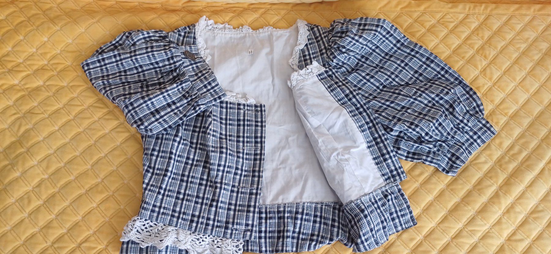 Blusen: Bluse ( Dirndel) Jupe&Hose-lang oder kurz/Super-Hinhucker – Gebraucht aus Payerne von jea_m6nb