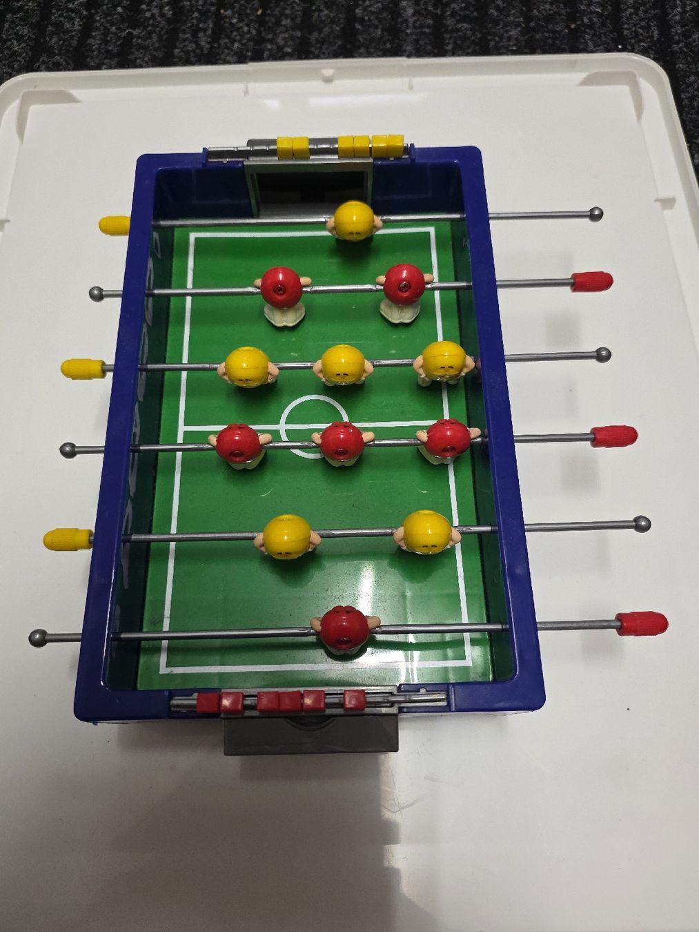 Statuette: Mini Tischfussball M&Ms – Usato da Dorf venduto da Echo_Elements 1