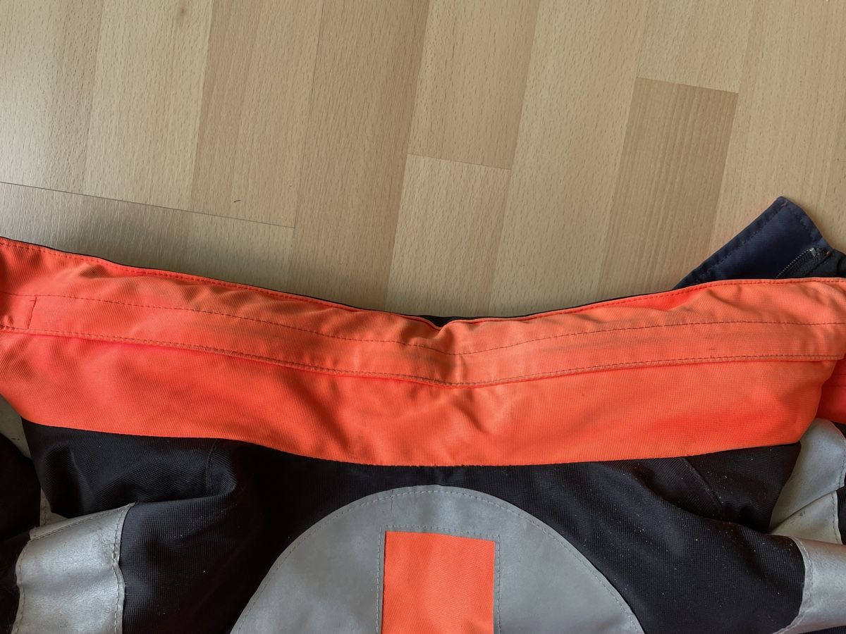 Jacken: Sicherheits/Rettungsjacke  – Gebraucht aus Wila von Lokelo 3