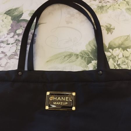 CHANEL VIP GIFT danen NEW