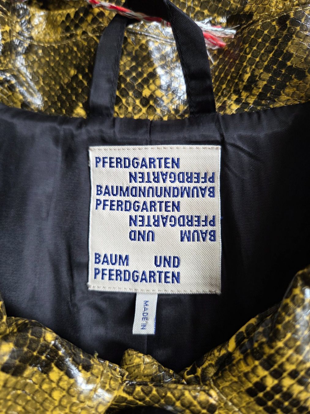 Cappotti: Baum und Pferdgarten Mantel Snake Print Oversized – Nuovo (secondo la descrizione) da Bern venduto da -Aniko- 3