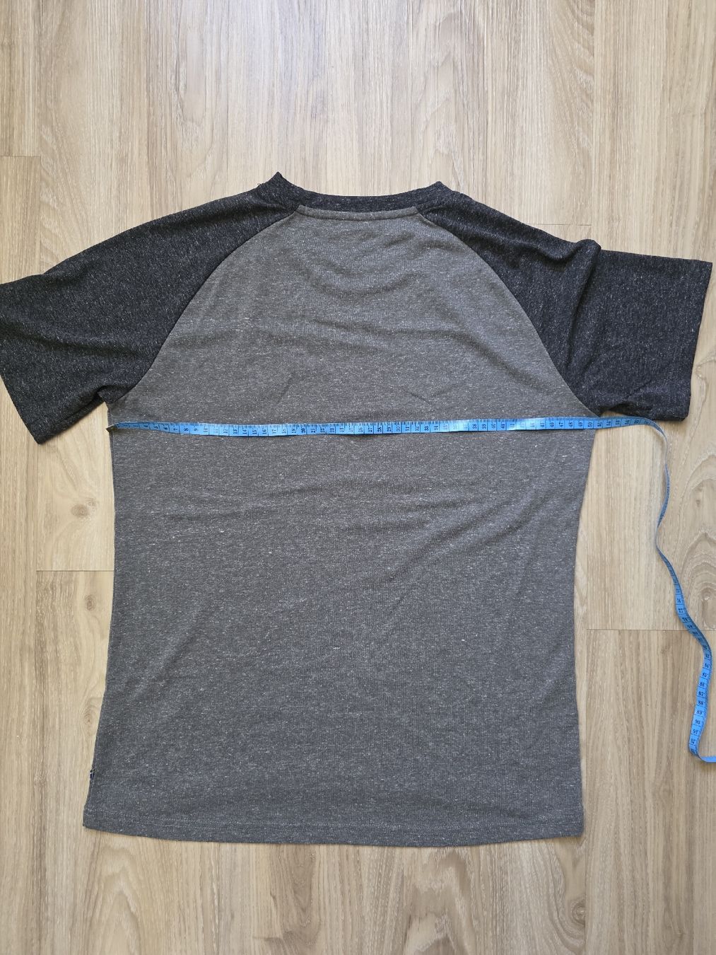 T-Shirts: T-shirt Gr L – Gebraucht aus Interlaken von NataliiaS 2