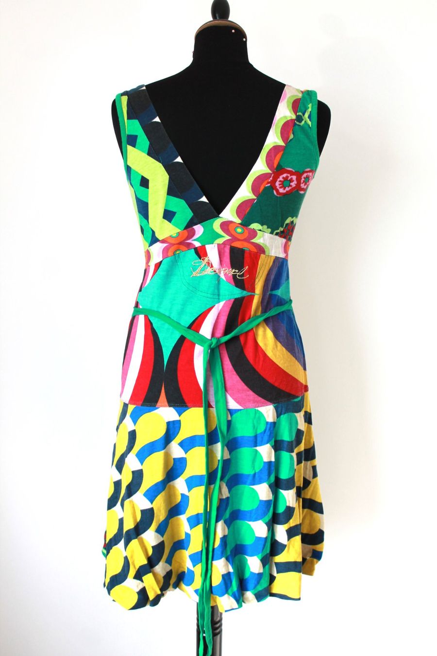 Desigual Vestiti: Robe DESIGUAL taille M – Usato da Chez-le-Bart venduto da jasse 1