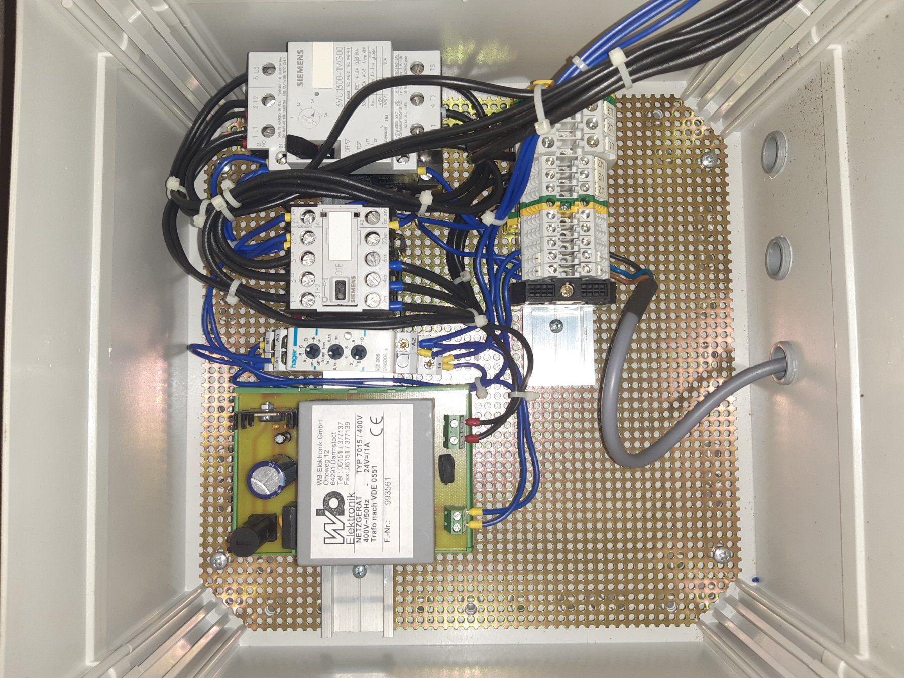 Componenti elettronici: Elektrokasten mit Steuerungskomponenten und Sensor – Usato da Lohn-Ammannsegg venduto da Molch7 2
