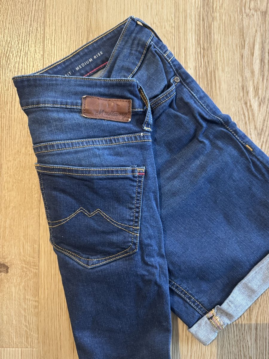 Jeans: Mustang 27 Shorts Jeans Bermuda – Gebraucht aus Kloten von now20160 4