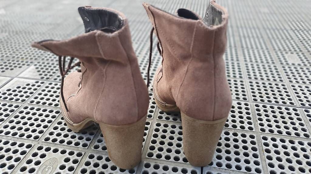 Roberto Santi Scarpe da donna: Absatzschuhe Gr. 39 – Usato da Wangen an der Aare venduto da p.jeker 1