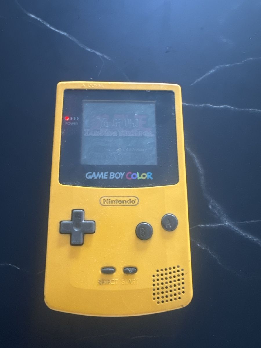 Nintendo Console: Game Boy Color jaune – Usato da Flanthey venduto da juju0794