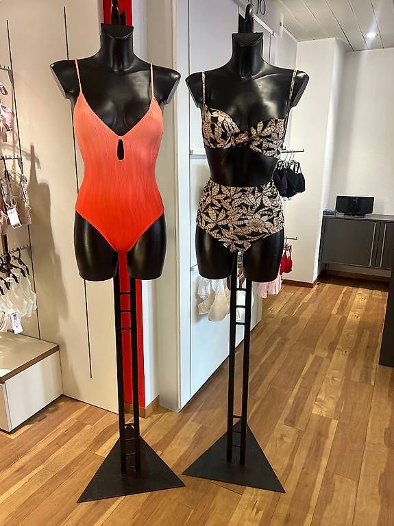 Sonstige Dekorationen & Accessoires: 2 Halbkörper Damen Mannequin – Gebraucht aus Wolhusen von alundra12
