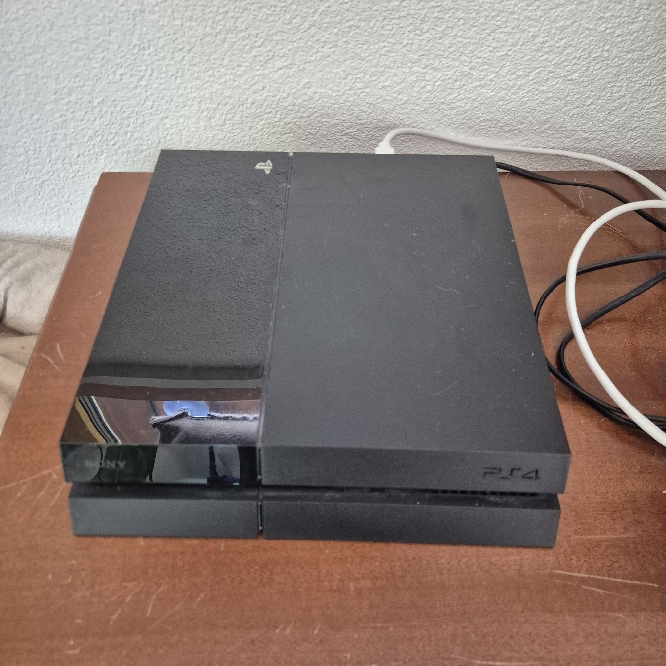 Sony Console: Sony Playstation 4 mit 2 Controller und 6 Spiele – Usato da Innertkirchen venduto da lua_v5zm 3
